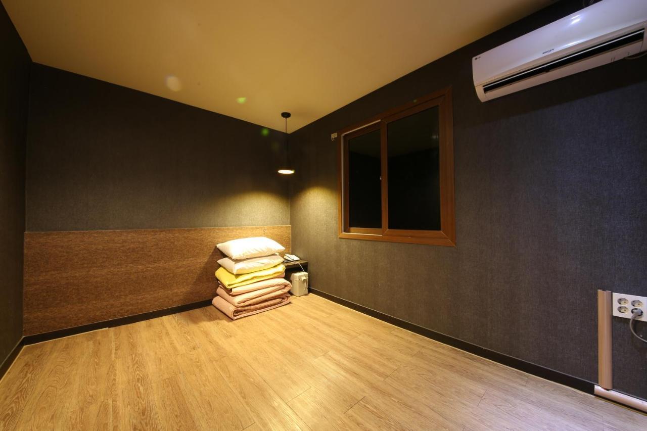 Vitamin Hotel Busan Extérieur photo